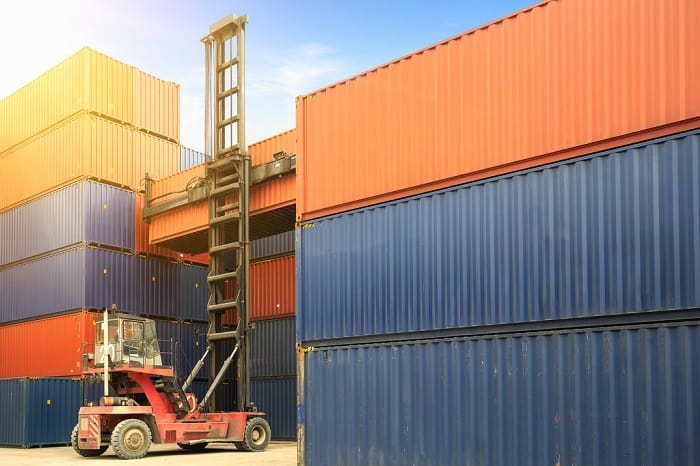 Phí Nâng Hạ Container (Lift on - Lift off) Là Gì Trong Xuất Nhập Khẩu